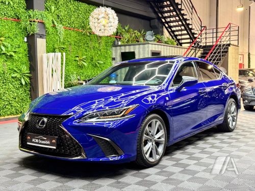 Lexus ES 2019, foto 1