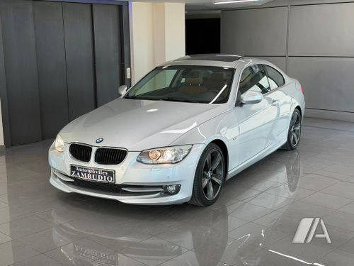 BMW Serie 3 330 d Coupé 2012