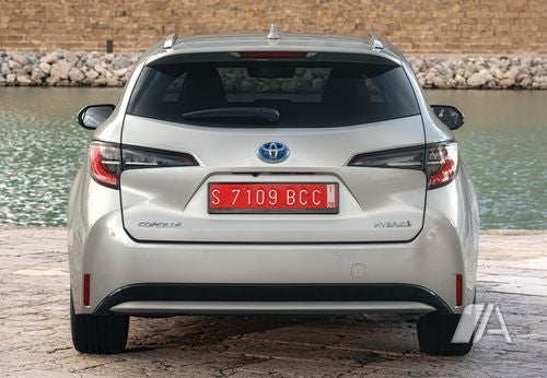 ficha-t-cnica-y-precios-del-toyota-corolla-touring-sports-180h-advance
