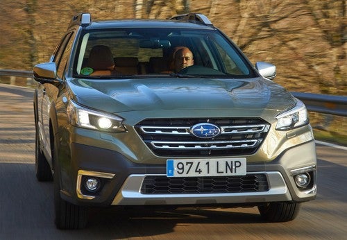 SUBARU Outback SUV 2.5 Active CVT