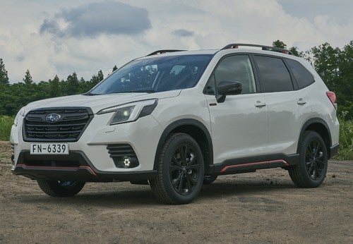 SUBARU Forester 2.0i Hybrid Touring CVT