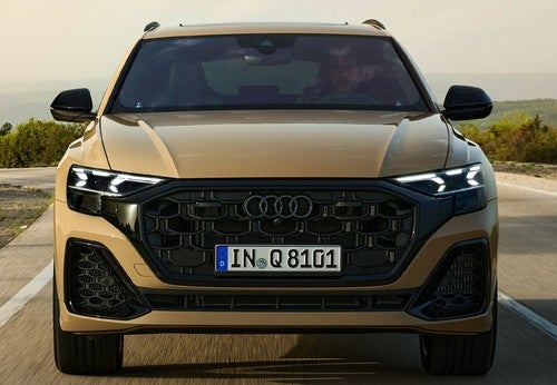 AUDI Q8 55 TFSI Black line quattro tiptronic