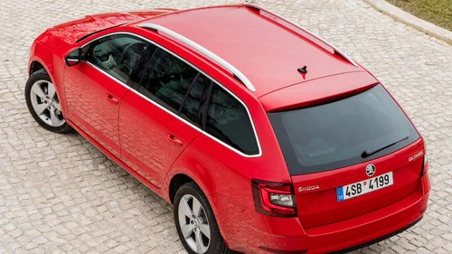 Škoda Octavia Combi - Coche compacto familiar y de negocios