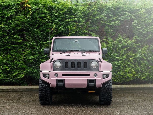 Jeep Wrangler de Kahn Automobiles: rosa por fuera, rudo por dentro ...