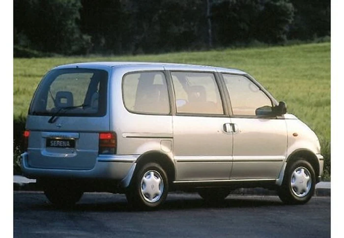 Nissan serena 1999