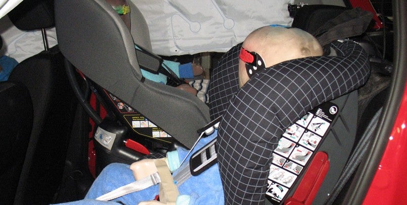 Un 37 % de los conductores ha llevado a un niño sin sillita