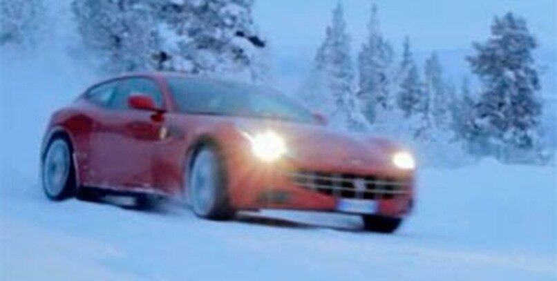 Un Ferrari FF… ¡sobre nieve y con Markku Allen!