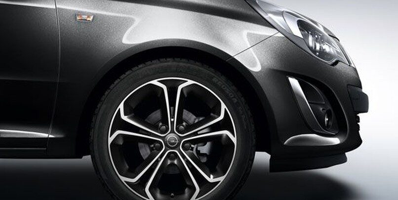 Nuevos Opel Corsa 1.4 turbo ecoFLEX All Black y All White