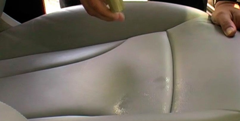 Cómo limpiar la tapicería de cuero