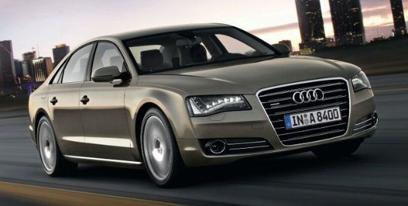 Nuevo Audi A8: faros Matrix LED, neumáticos Pirelli ultra-silenciosos
