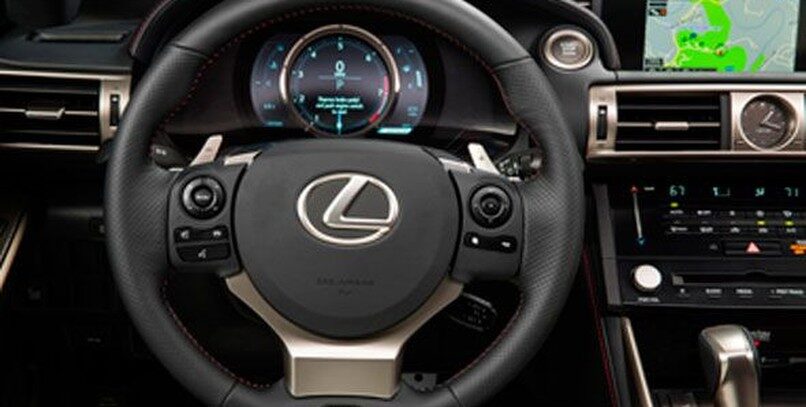 Lexus IS 300h con sistema de navegación Navi System y servicios de Google