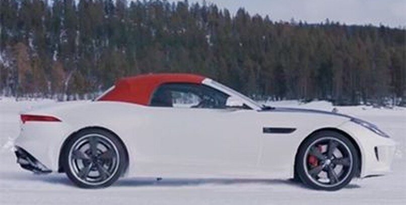 La tracción total y la caja manual del Jaguar F-Type en vídeo
