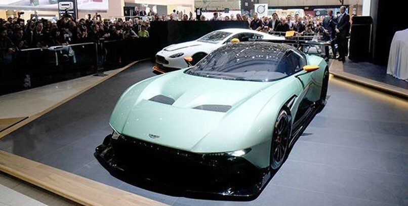 Los Aston Martin DBX Concept y Vulcan primicias en Ginebra 2015
