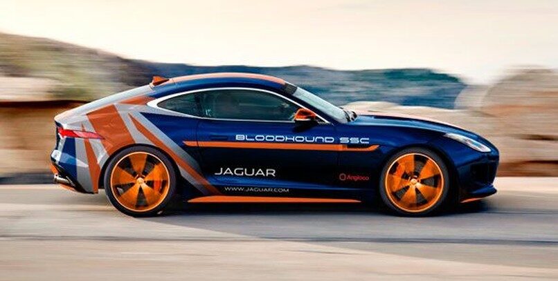 Un Jaguar F-Type respaldará al Bloodhound SSC en su intento de batir el récord de velocidad