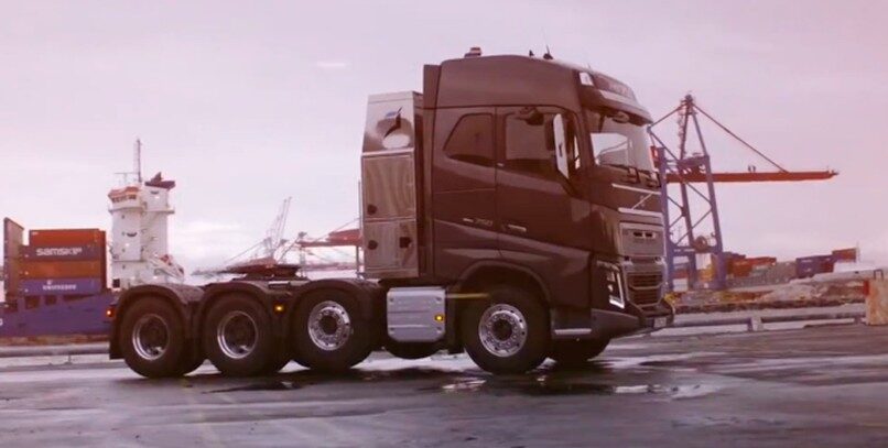 El Volvo FH16 consiguió su reto más importante: arrastrar 325 toneladas