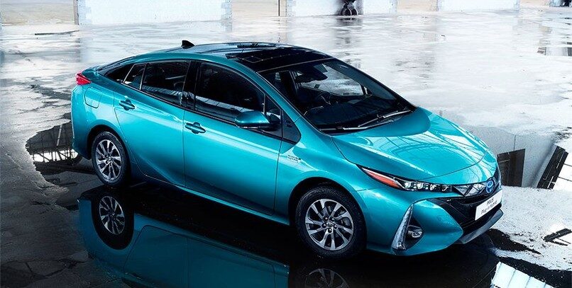 El nuevo Toyota Prius híbrido enchufable en París 2016