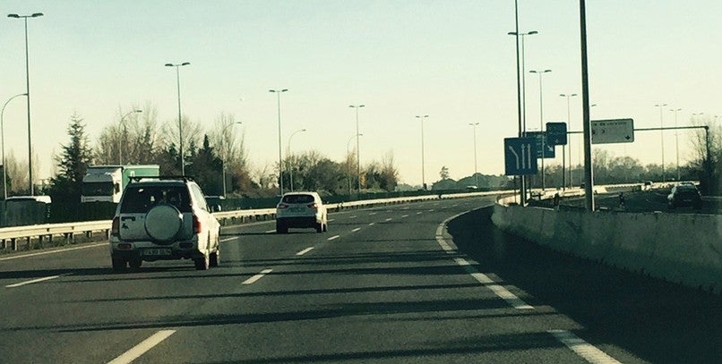 Síndrome del carril del medio: ¿Lo sufres? ¡Ojo a la multa!