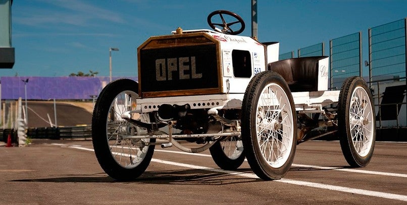 Asi celebra Opel su 120 cumpleaños en el Jarama