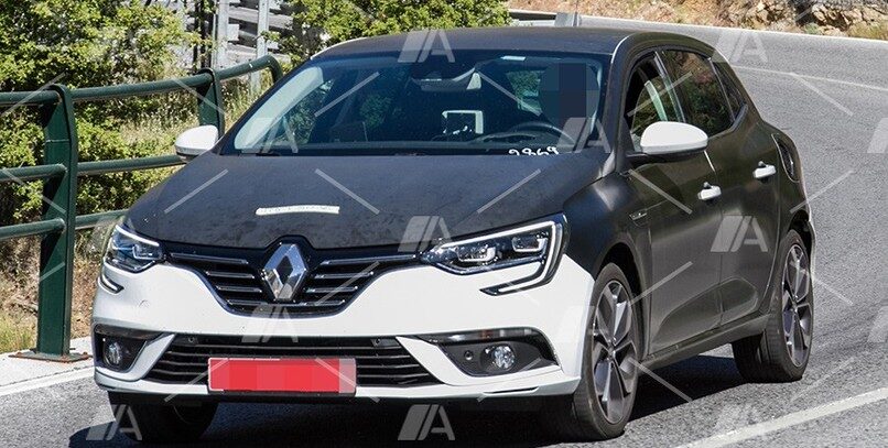Fotos espía del nuevo Renault Mégane híbrido enchufable