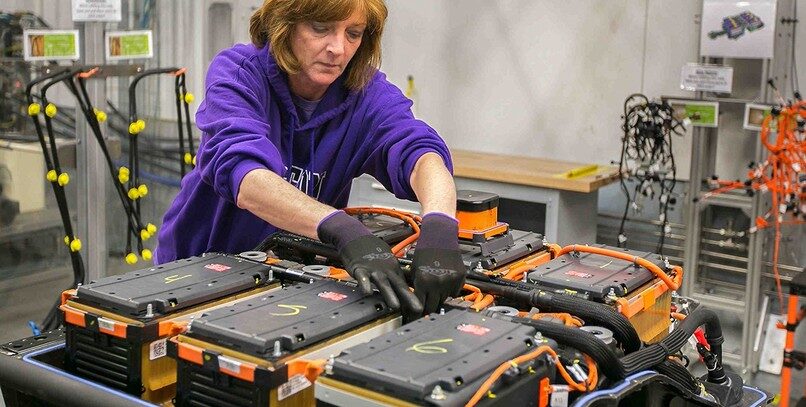 El Gobierno, Seat e Iberdrola abrirán la primera fábrica de baterías en España
