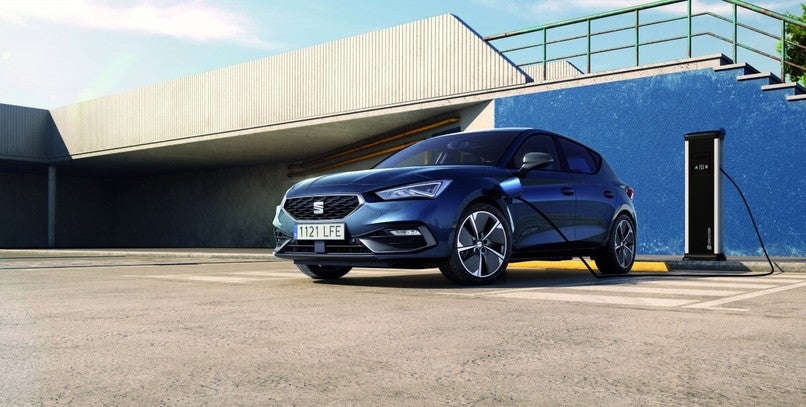¿Por qué Seat y Cupra han llamado a revisión a casi 30.000 de sus phev?