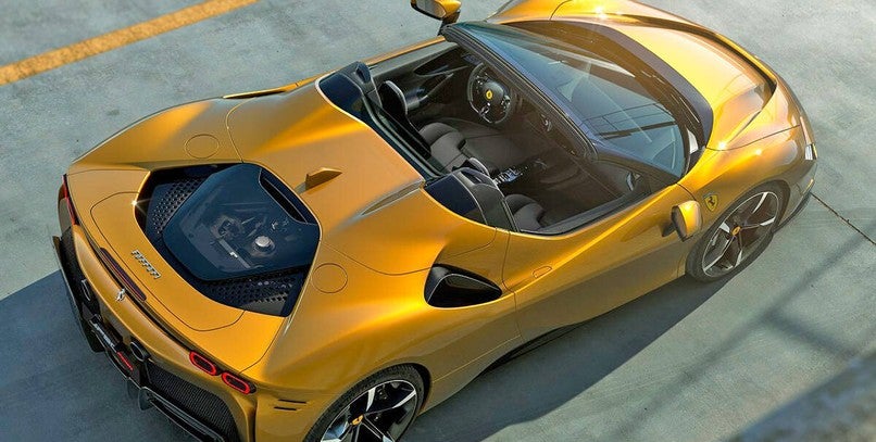 Nuevo Ferrari SF90 Spider 2021: híbrido y descapotable
