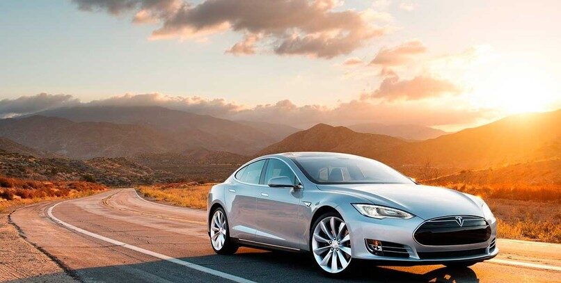Más de 800.000 vehículos de Tesla serán revisados por un problema con el cinturón de seguridad