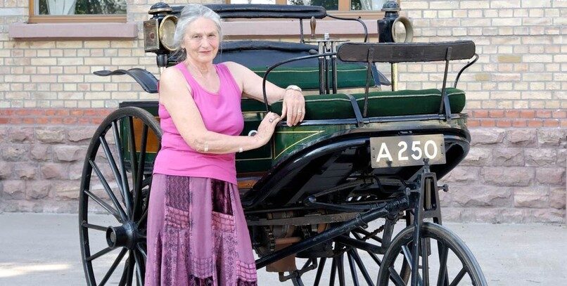 La mujer y los coches, una estrecha relación con más de 100 años