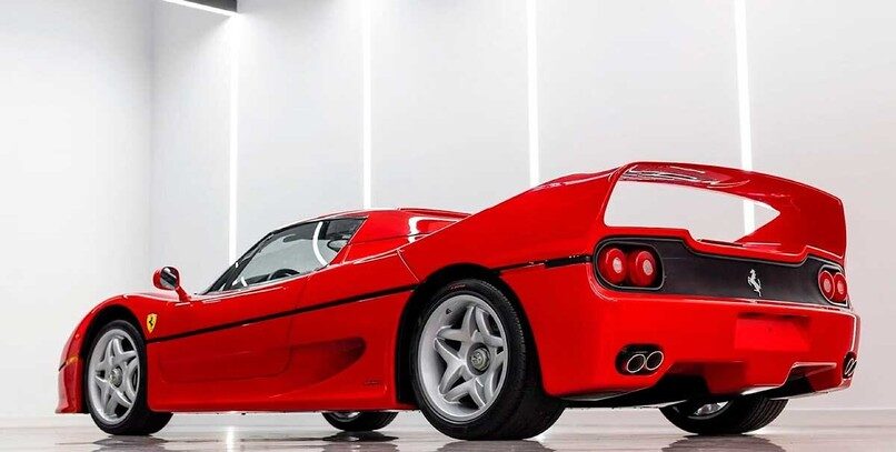 Un Ferrari F50 con apenas 1.000 km y que pasó 18 años en un garaje, a subasta