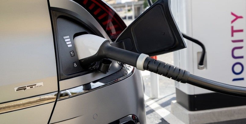 Alemania retira su veto y la UE finalmente prohibirá los coches de combustión en 2035