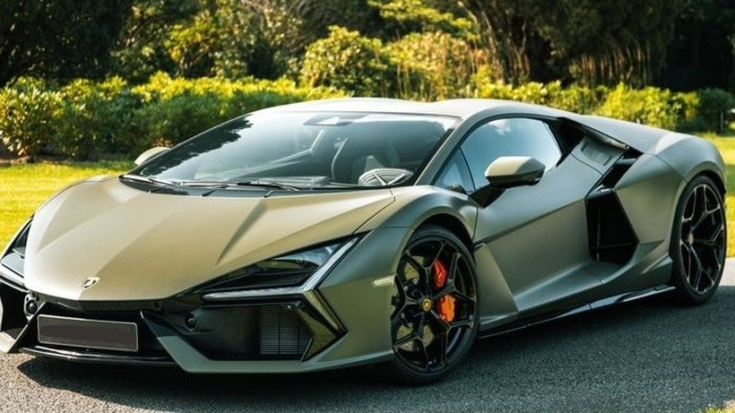 LAMBORGHINI Revuelto 