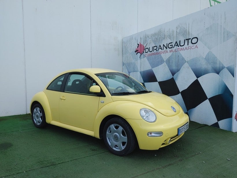 VOLKSWAGEN Beetle 2.0