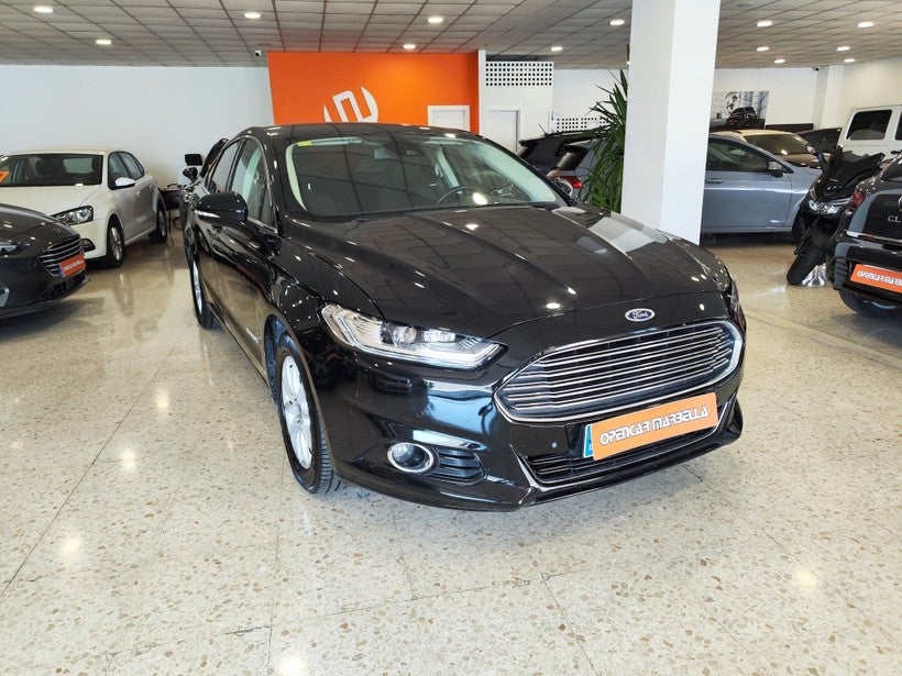 FORD Mondeo Sedán 2.0 HEV Titanium