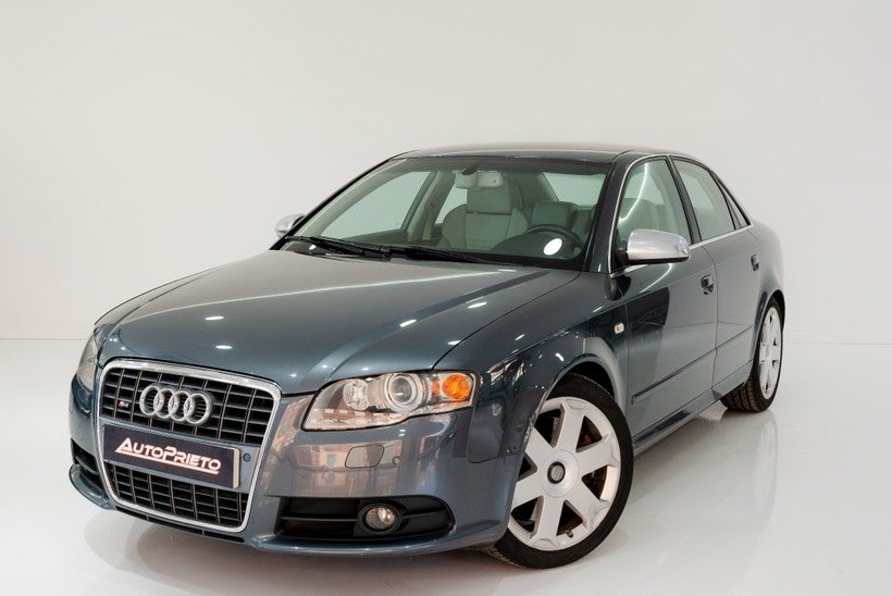 AUDI A4 S4 4.2 V8 quattro Tiptronic