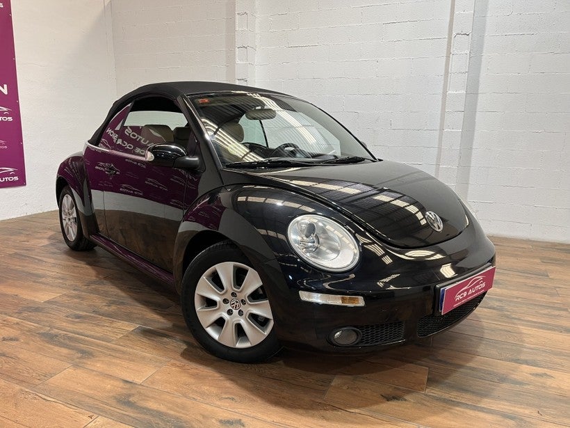 VOLKSWAGEN Beetle Cabrio 1.9TDI Red Edition