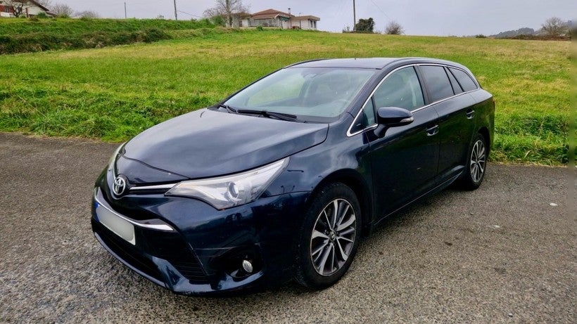 TOYOTA Avensis 150D Advance