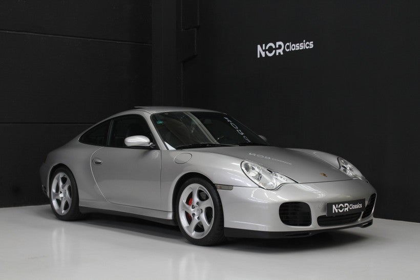 PORSCHE 911 Carrera 4 S