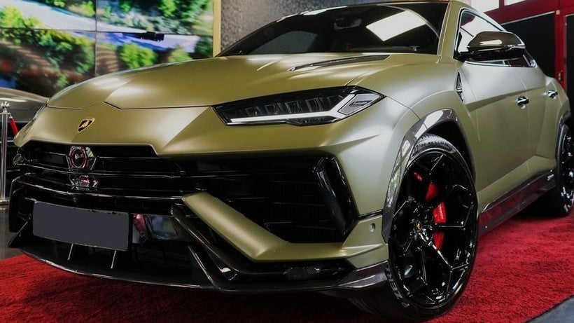 LAMBORGHINI Urus Performante