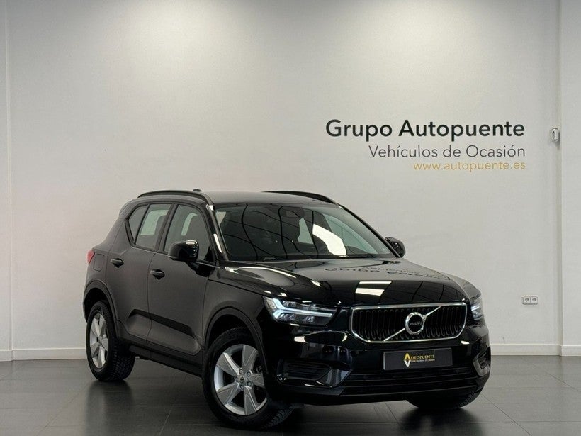 Volvo XC-40 BASIS