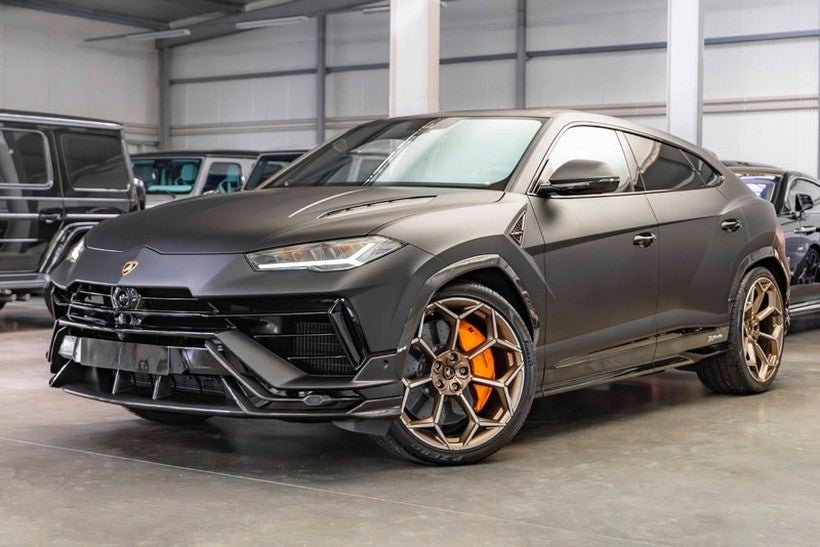 LAMBORGHINI Urus Performante