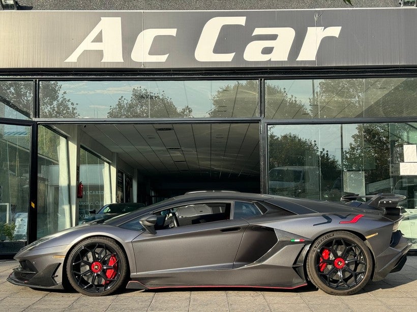 LAMBORGHINI Aventador 6.5 V12 LP 700-4