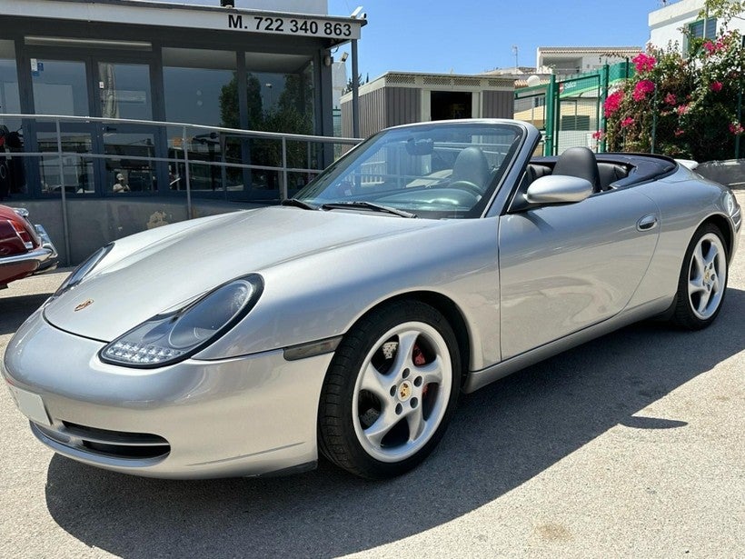 PORSCHE 911 Carrera 4 Cabrio