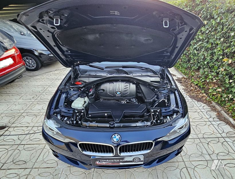 BMW Serie 3 318d Touring Essential Edition