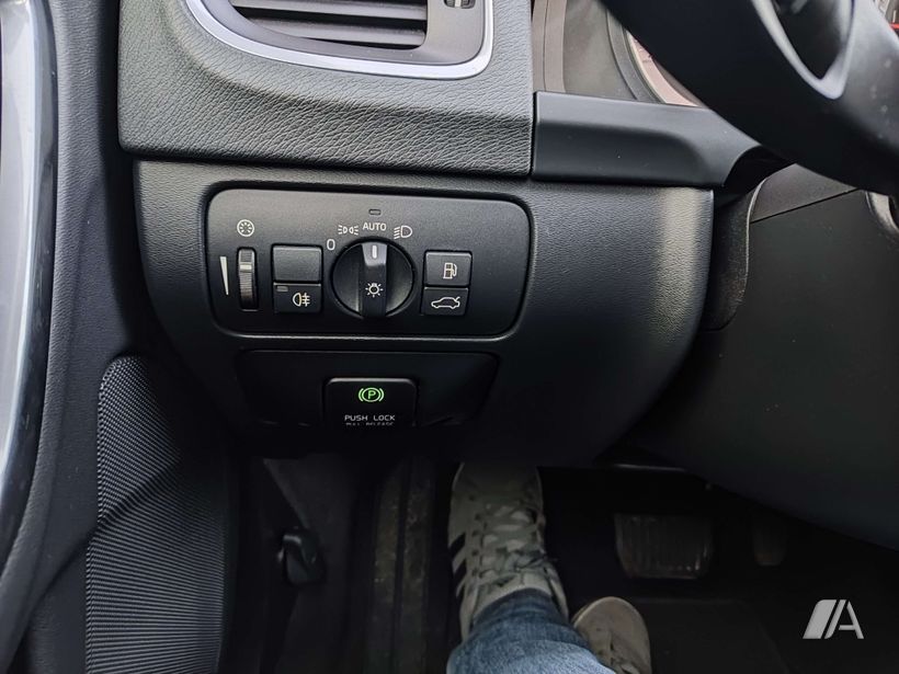 VOLVO V60 V60 1.6 DRIVe Momentum Aut.