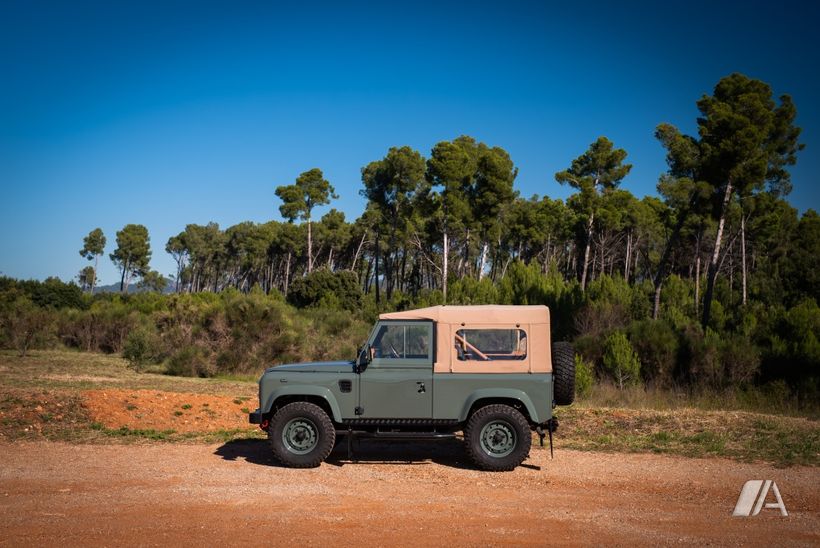 LAND-ROVER Defender (1992) - 142.000 € en Barcelona