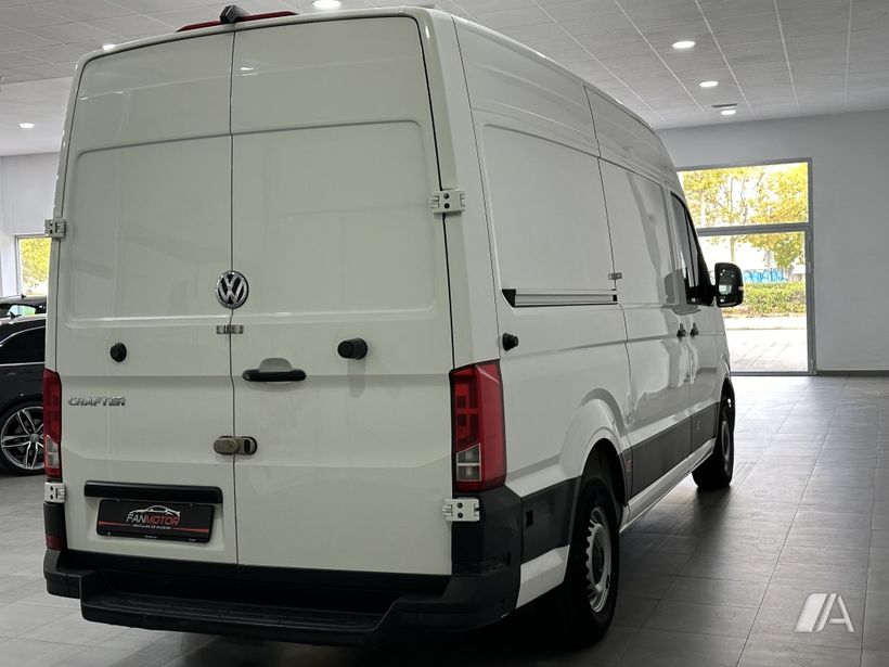 Compra ahora tu VOLKSWAGEN CRAFTER FURGON BATALLA MEDIA TECHO BAJO