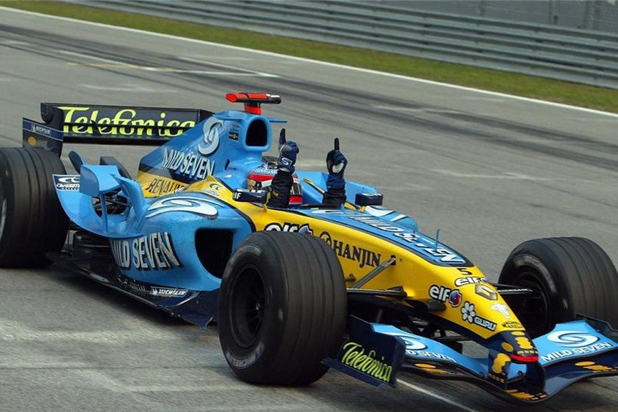 Renault regala a Alonso el R25 con el que ganó el Mundial