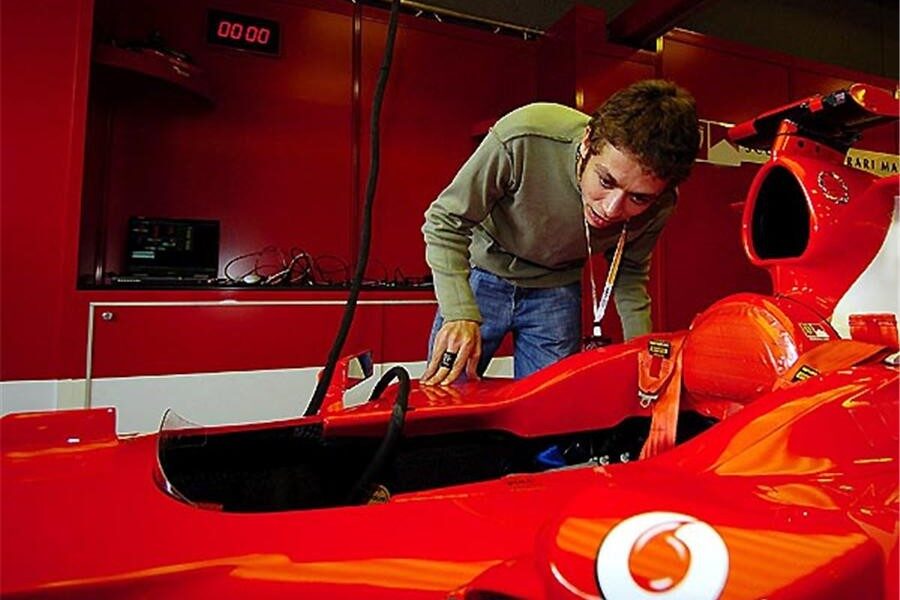 Fernando Alonso y Valentino Rossi serán las estrellas en Cheste