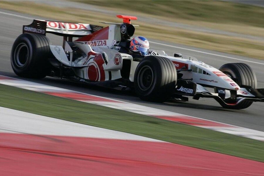 Button evita que Renault se apunte los dos mejores tiempos