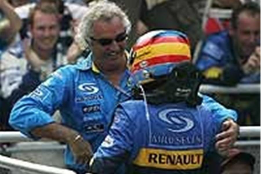 Briatore: ´Si fuese periodista trataría de proteger a este as´